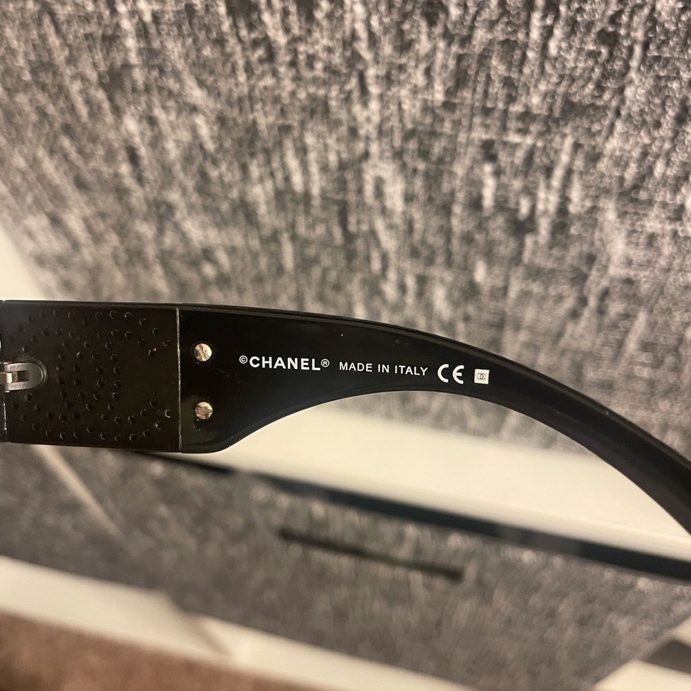 Authentic CHANEL Sunglasses ✨ - Picture 5 of 6